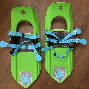 MSR child’s adjustable snow shoes